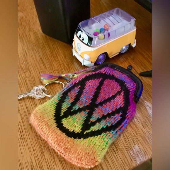 Handmade Knit NOT Officially Licensed Car Emblem Snap Coin Purse Wallet Fan Art - Picture 6 of 10